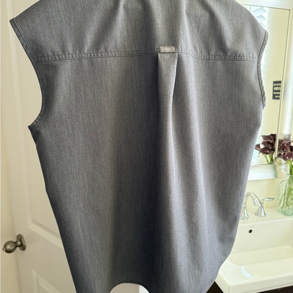 NWOT FIGS Technical Collection Top Small - Picture 4 of 8